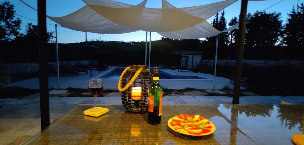 Апартаменти Superbe Chambre Avec Terrasse, Parking Prive, Jardin, Calme, Climatisation, 10 Mn Pont Du Gard #7 Рошфор-дю-Гар Екстер'єр фото