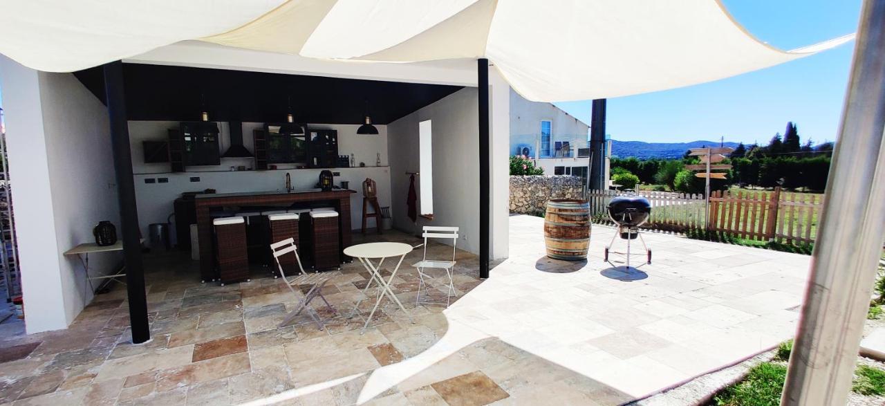 Апартаменти Superbe Chambre Avec Terrasse, Parking Prive, Jardin, Calme, Climatisation, 10 Mn Pont Du Gard #7 Рошфор-дю-Гар Екстер'єр фото